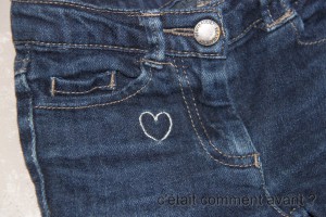 et un cœur sur la poche du jean