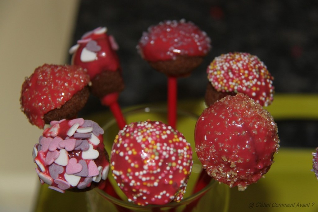 Décorer les Popcakes et les manger (je vous les présente demain)