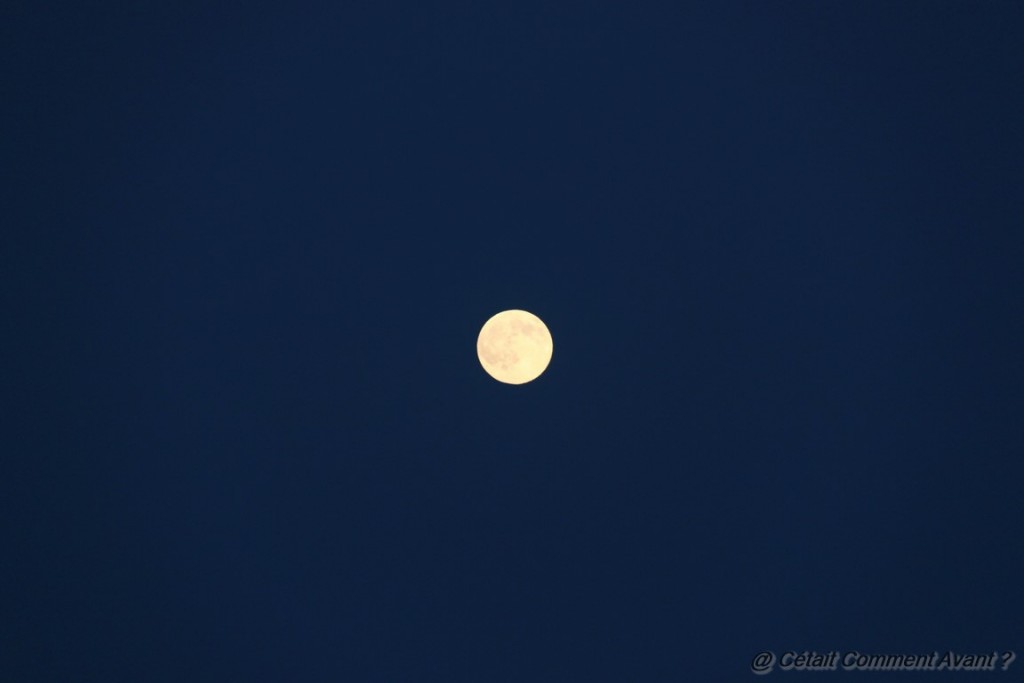 Admirer la pleine lune