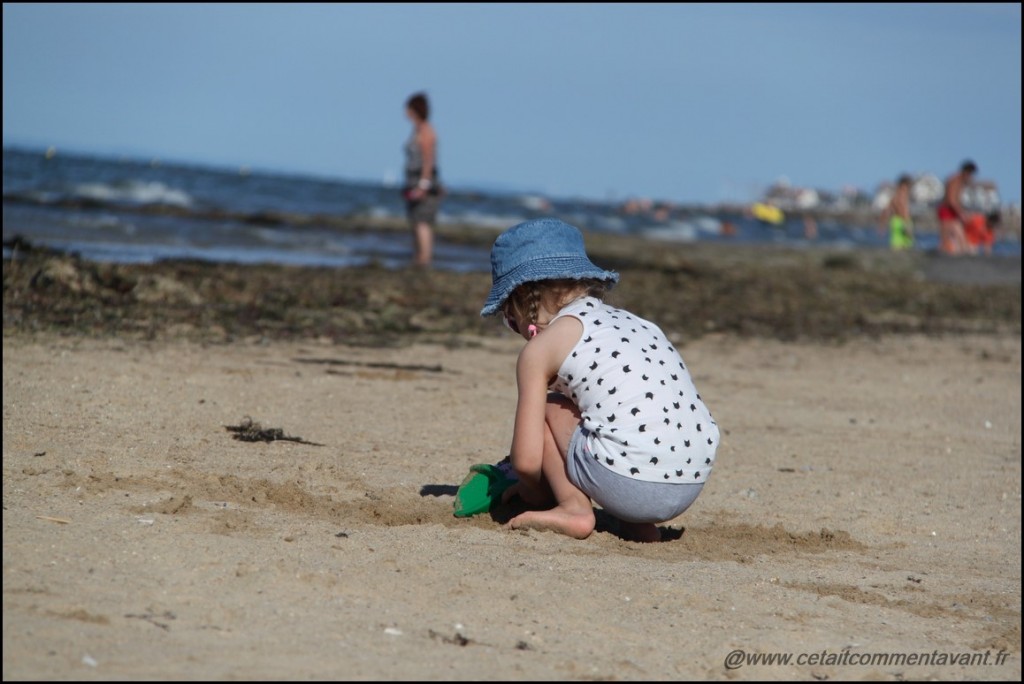 Faire des pâtés de sable