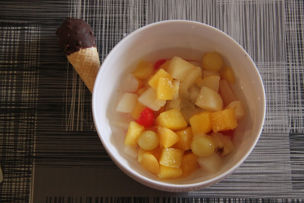 Etre à court de fruits, improviser un dessert et avoir peu de succès (sauf pour la glace!)